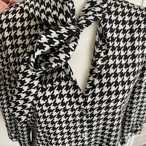 KARDASHIAN Black and White Houndstooth Top - Picture 2 of 5